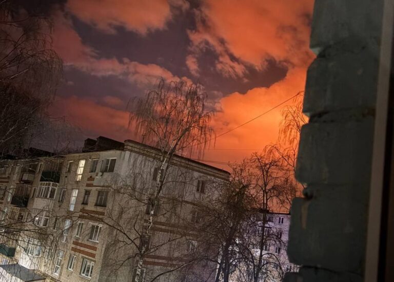 У російському Кстово БПЛА "підпалили" НПЗ Лукойл