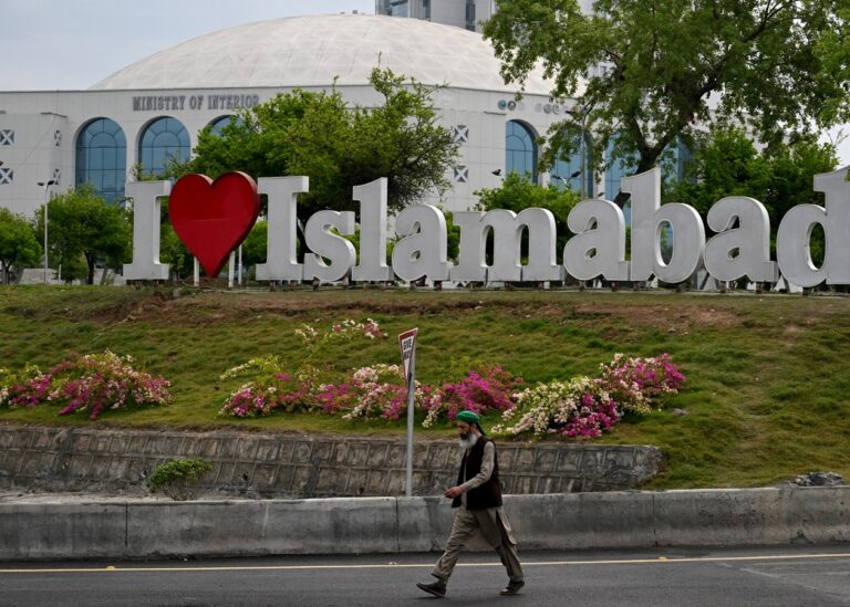 Стало відомо місце і дата початку переговорів Ірану та США