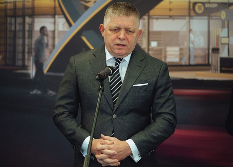 Фіцо звернувся до переможця виборів в Угорщині