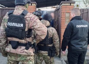 У Кропивницькому викрили групу квартирних шахраїв