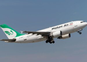 Іран частково відкрив повітряний простір для авіарейсів