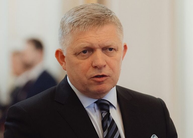 Фіцо зібрався на парад у РФ, однак Литва і Латвія закрили для нього небо