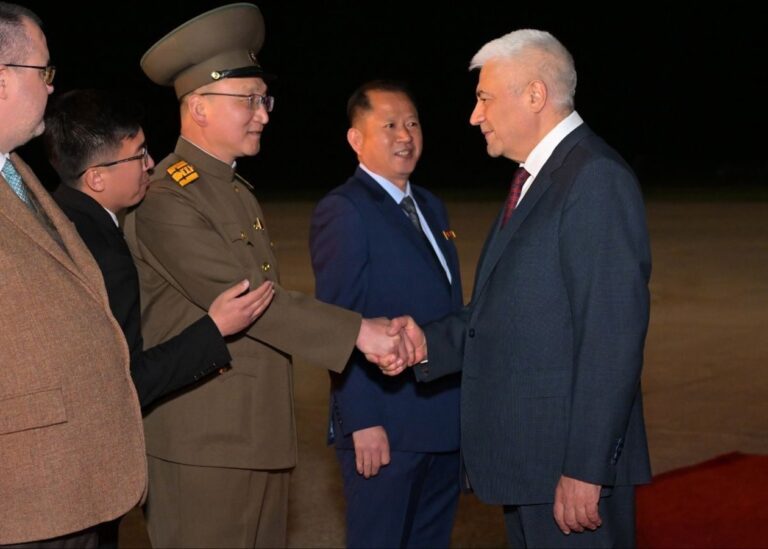 Всеосяжне стратегічне партнерство: головний силовик РФ приїхав до КНДР