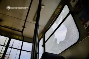 Окупанти пошкодили транспортне підприємство у Дніпрі: є постраждалий