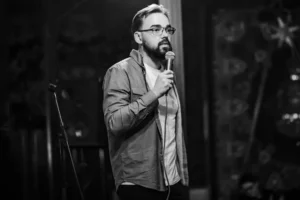 На війні загинув стендап-комік та військовий Артур Петров