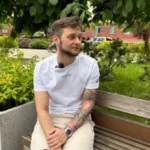“Гаряча вода і кілька листків капусти”: Звільнений з полону боєць розповів, як росіяни морили українців голодом (відео)