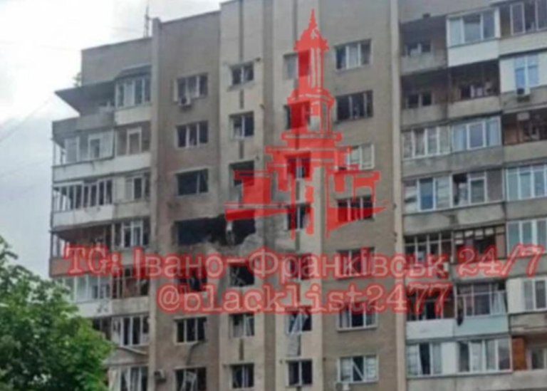 Дрон влучив у багатоповерхівку в Івано-Франківську