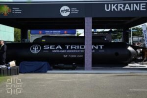 Потенційний вбивця Керченського мосту: У Парижі українці презентували важкий підводний дрон Sea Trident, котрий призначений для знищення стратегічних цілей