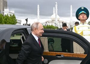 СюжетКулемет і повітряне прикриття. Новий кортеж Путіна