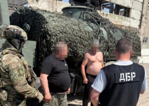 На Хмельниччині посадовець військової частини продав 17 тонн дизпального