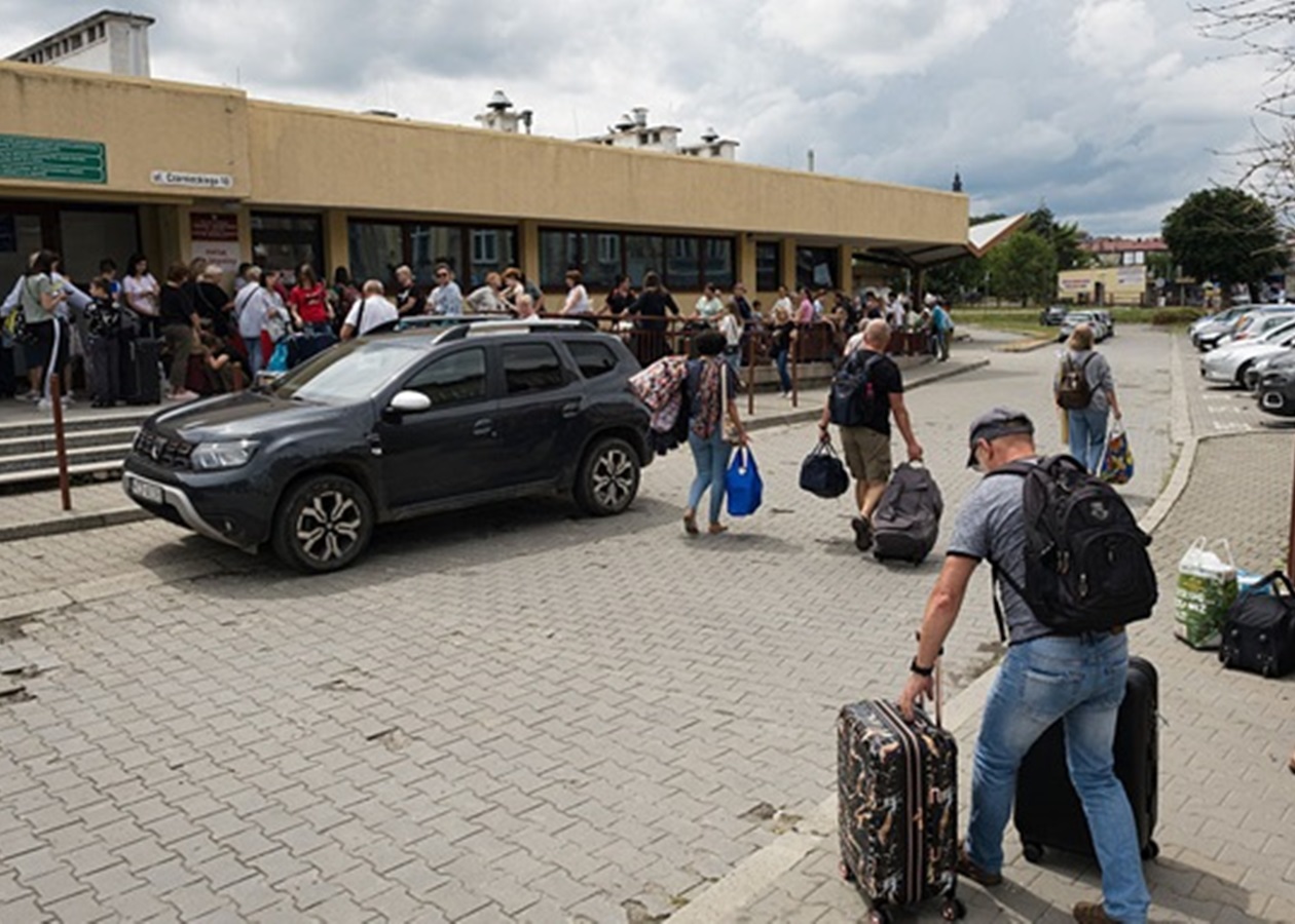 Єврокомісар розкритикував обмеження ЄС щодо українських чоловіків