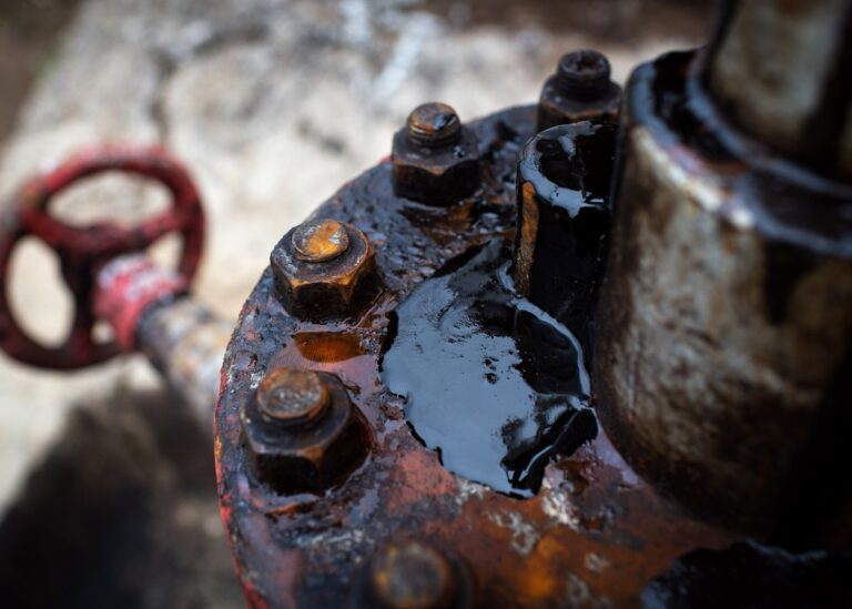 Нафтові доходи Кремля обвалилися – ЗМІ