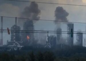 "Імпорт не рятує": удари України зупинили топові НПЗ Росії