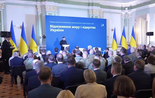 “Постараємось завершити війну до зими”:  Зеленський озвучив свій план українським дипломатам