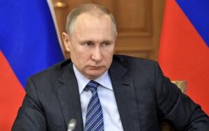 Росіянам приготуватись до бід: Кремль  хоче послабити вимоги до авіапального після ударів по НПЗ