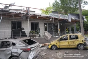 Окупанти атакували багатоповерхівку в Запоріжжі: є поранені (оновлено)