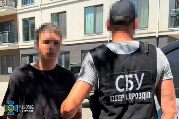 Працював на Москву: СБУ викрила “крота” у підрозділі ЗСУ на Одещині, який коригував удари ворога по півдню України