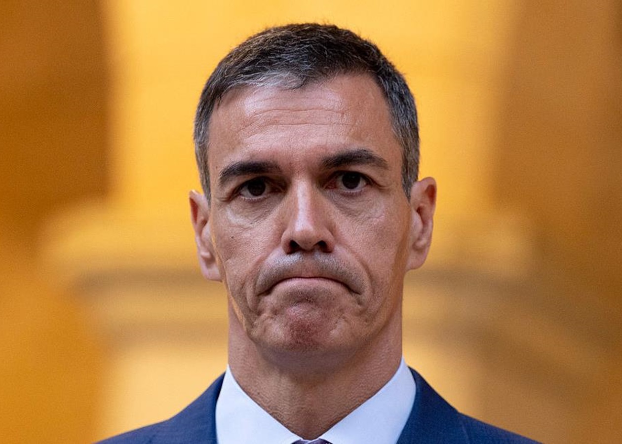 Навала мігрантів: прем'єр Іспанії прибув до Сеути та назвав винних
