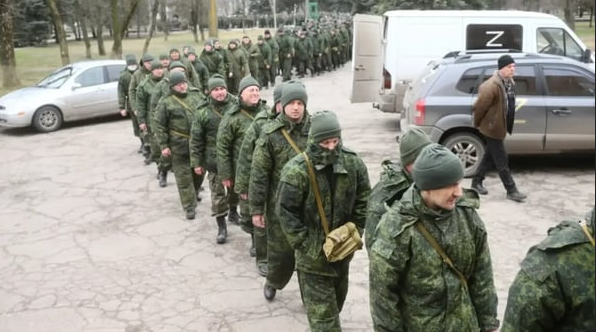 “Поєзд ужє ушол”:  У Росії призовники масово скаржаться на заборону виїзду закордон