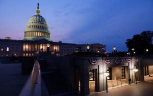 Конгрес США зволікає з “пекельними санкціями” для РФ через високі ціни на пальне і аби не давати Трампу небезпечну зброю проти низки провідних держав світу, – ЗМІ