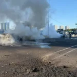 Троє загиблих і четверо поранених: Російський дрон ударив по автівках на трасі біля Києва