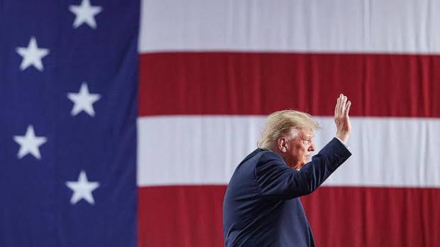 “Путін водить Трампа за ніс”: Сенатор-республіканець жорстко розкритикував президента США