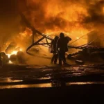 На Київщині після нічної атаки РФ спалахнули склади