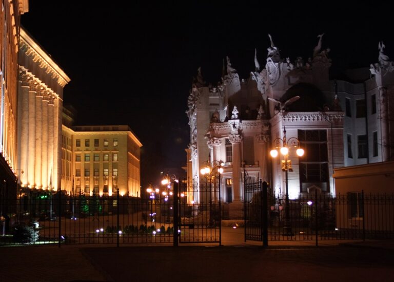 "Cпалимо їхні НПЗ": ЗМІ дізналися про плани Києва після рішення Трампа
