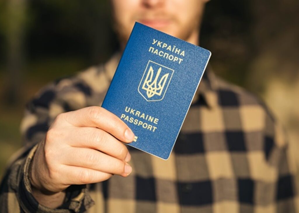 Ще одна країна Європи обмежила захист для українських чоловіків